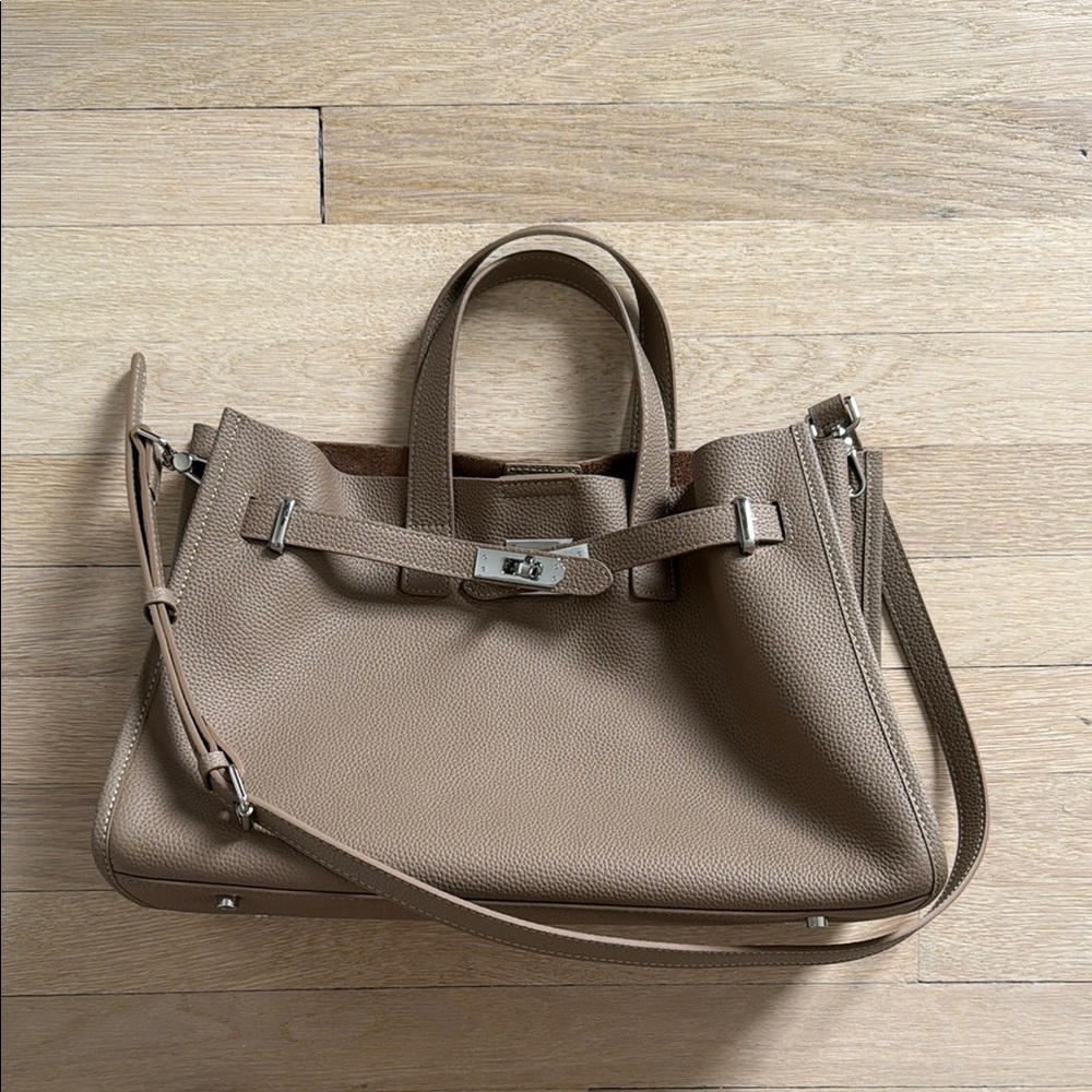 Bogdana Fashion bag NWOT SOLD OUT COLOR TAUPE - Picture 2 of 5